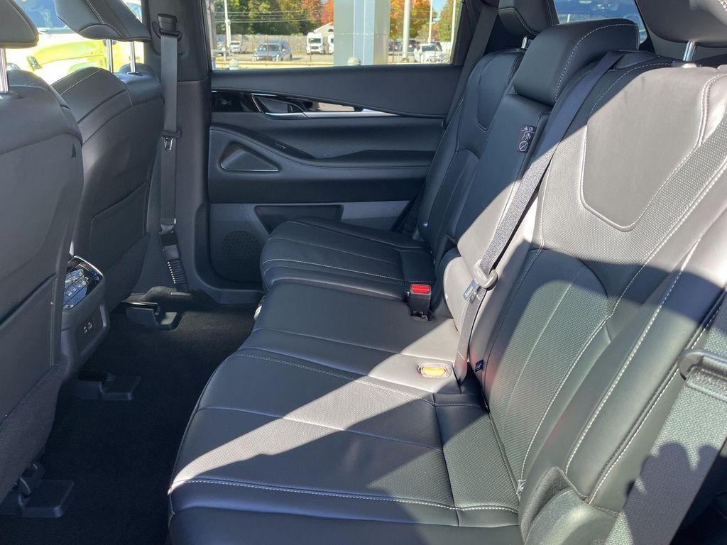 used 2025 INFINITI QX60 car, priced at $39,990