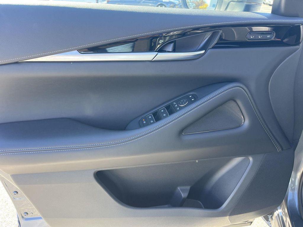 used 2025 INFINITI QX60 car, priced at $39,990