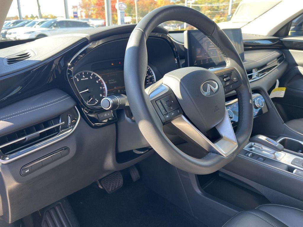 used 2025 INFINITI QX60 car, priced at $39,990