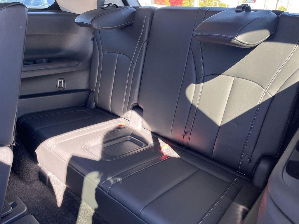 used 2025 INFINITI QX60 car, priced at $39,990