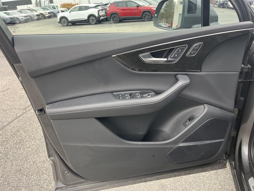 used 2023 Audi Q7 car, priced at $34,900