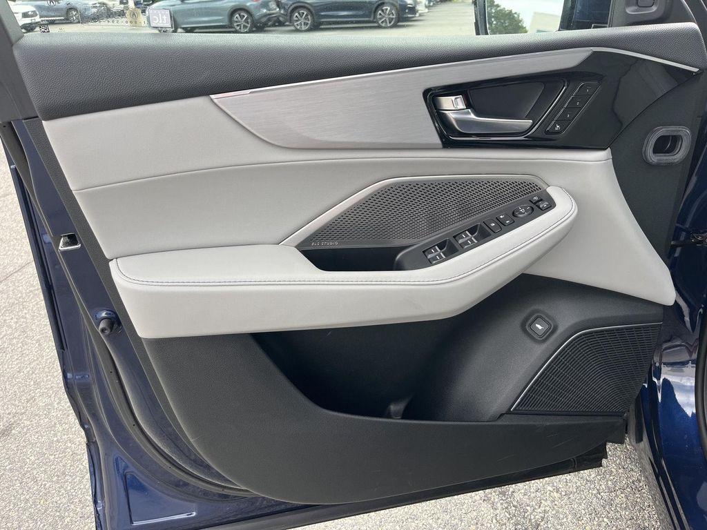 used 2023 Acura MDX car, priced at $39,399