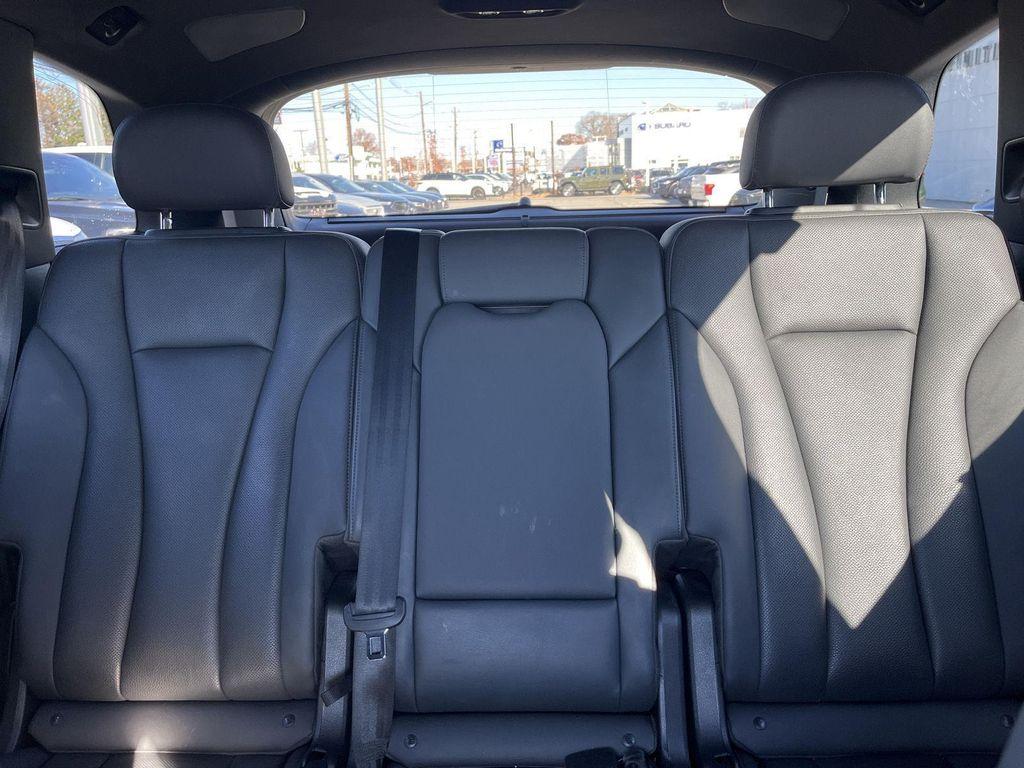 used 2022 Audi Q7 car, priced at $37,990