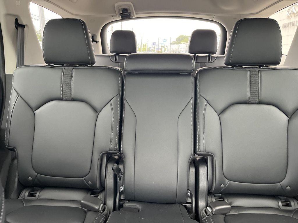 used 2025 Honda Pilot car, priced at $43,990