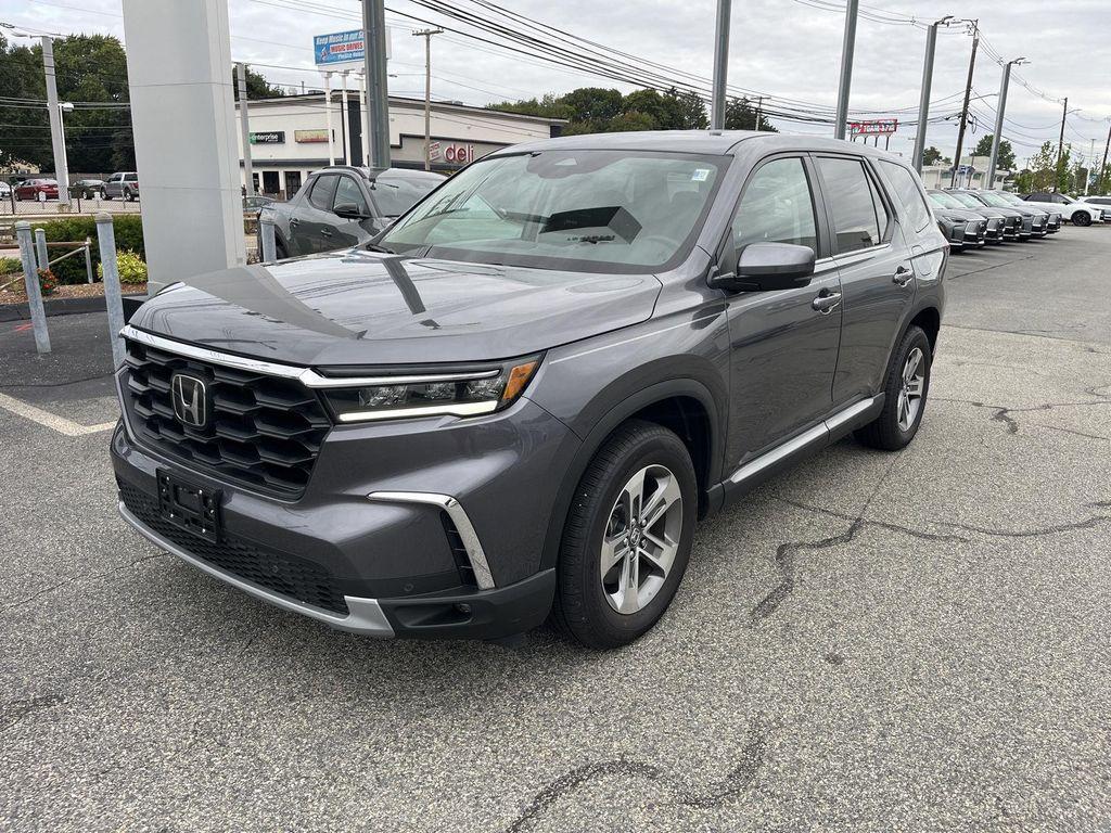 used 2025 Honda Pilot car, priced at $43,990