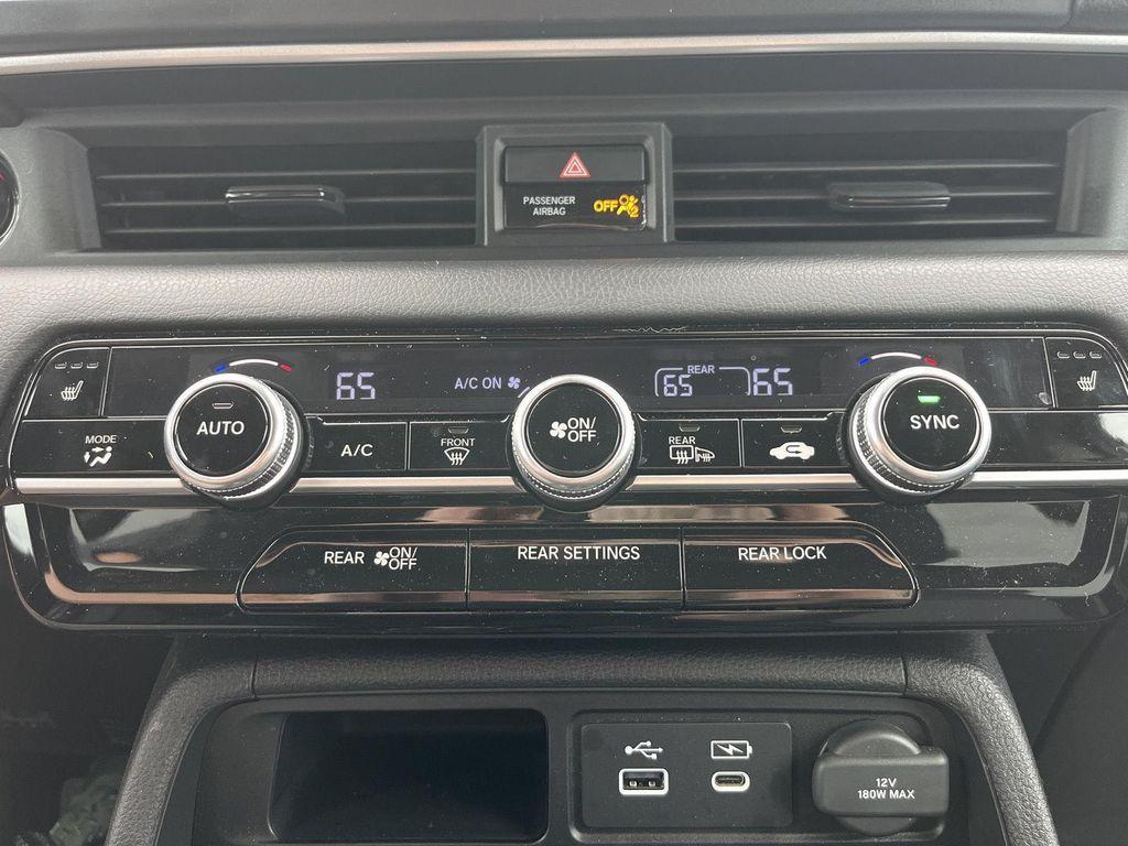 used 2025 Honda Pilot car, priced at $43,990