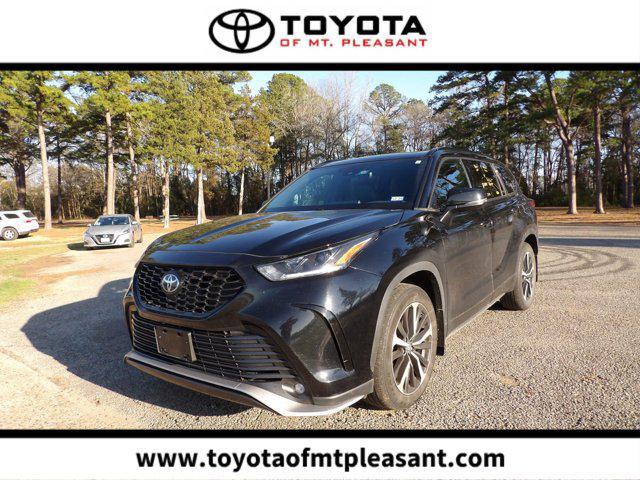 used 2022 Toyota Highlander car, priced at $36,599