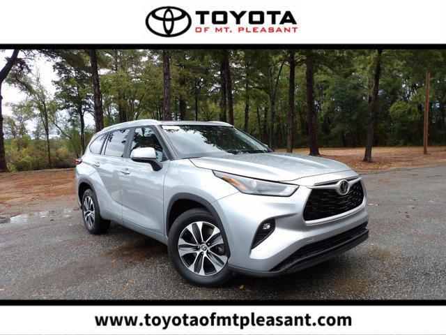 used 2023 Toyota Highlander car, priced at $33,606