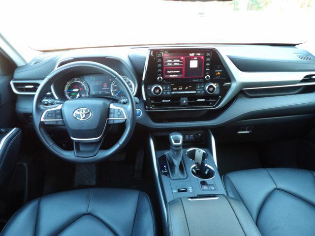 used 2022 Toyota Highlander Hybrid car, priced at $34,999