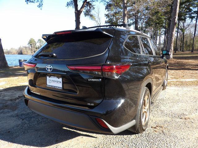 used 2023 Toyota Highlander Hybrid car, priced at $40,998