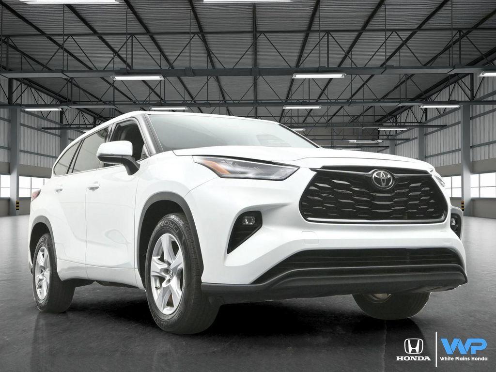 used 2022 Toyota Highlander car, priced at $27,200