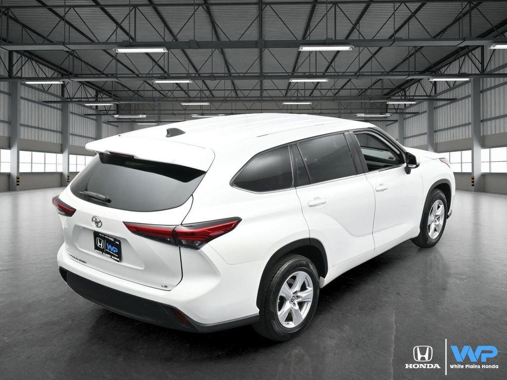 used 2022 Toyota Highlander car, priced at $27,200