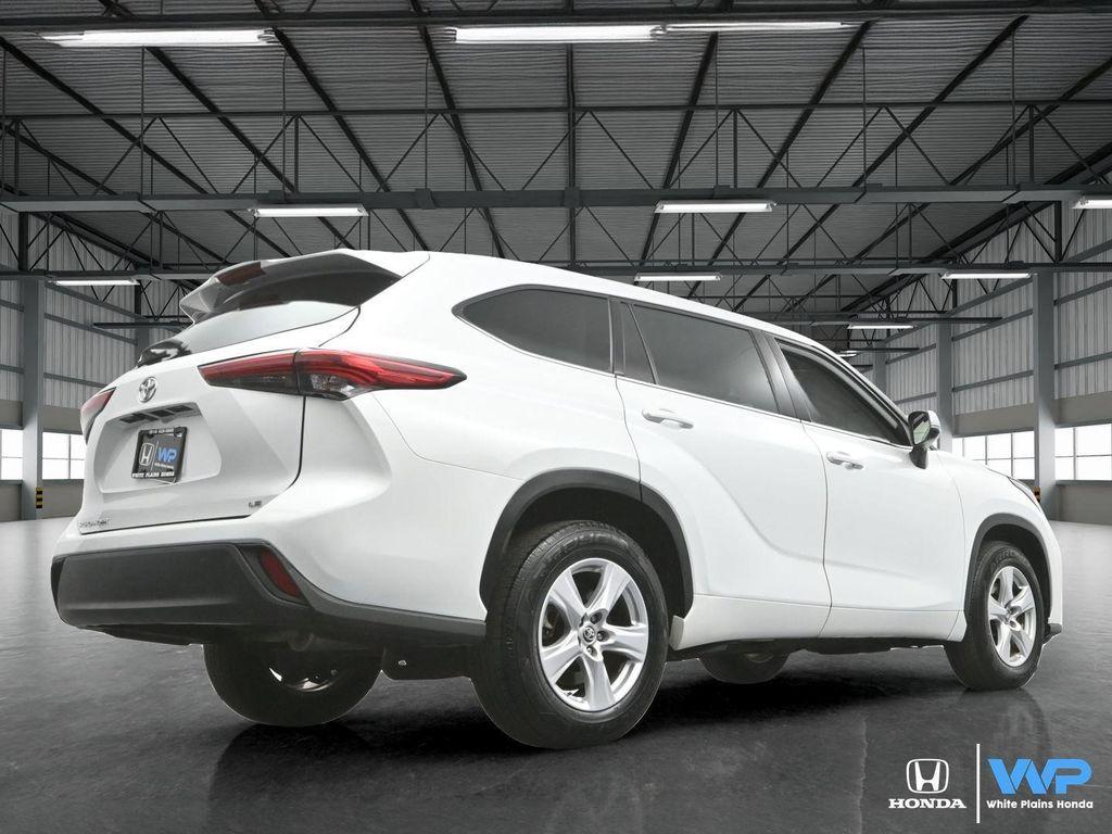 used 2022 Toyota Highlander car, priced at $27,200