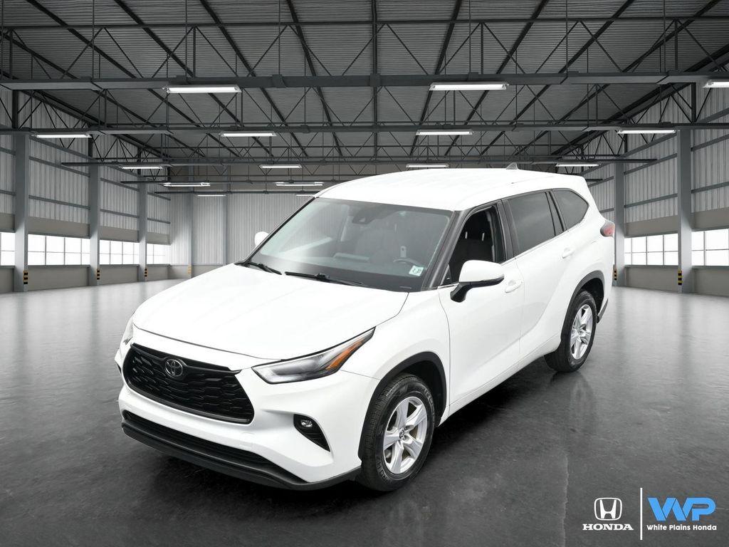 used 2022 Toyota Highlander car, priced at $27,200