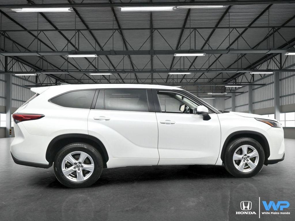 used 2022 Toyota Highlander car, priced at $27,200