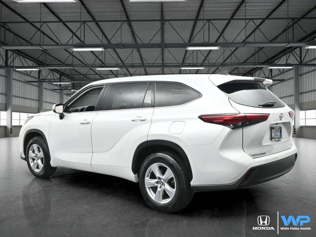used 2022 Toyota Highlander car, priced at $27,200
