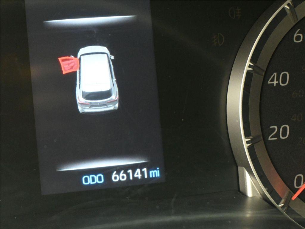 used 2022 Toyota Highlander car, priced at $27,200