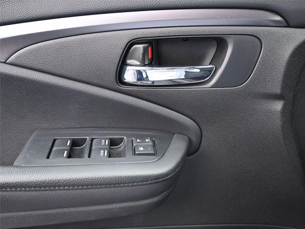 used 2022 Honda Pilot car, priced at $27,800