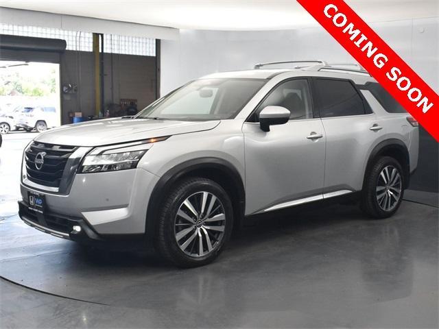 used 2022 Nissan Pathfinder car, priced at $34,300