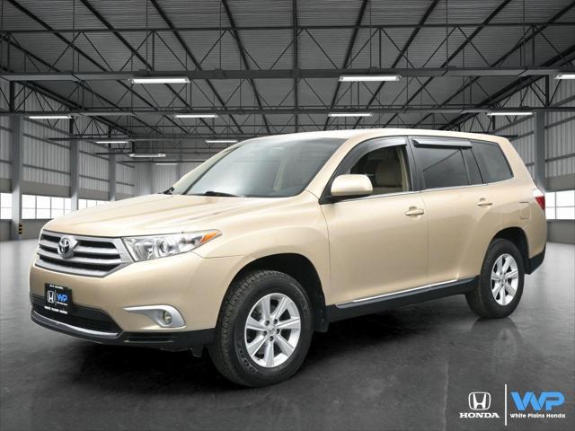 used 2013 Toyota Highlander car, priced at $14,500