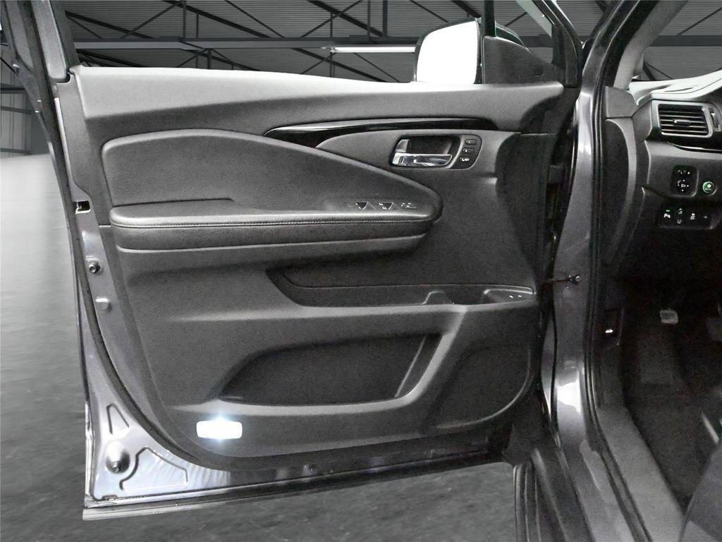 used 2020 Honda Pilot car, priced at $26,400