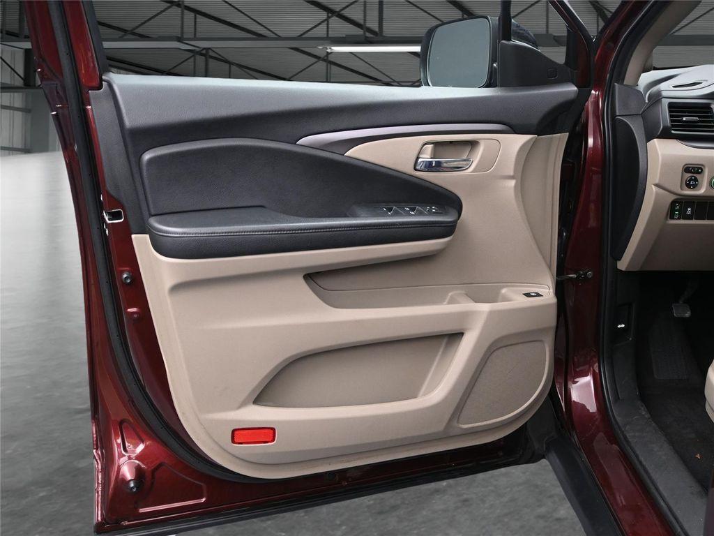 used 2021 Honda Pilot car, priced at $25,800