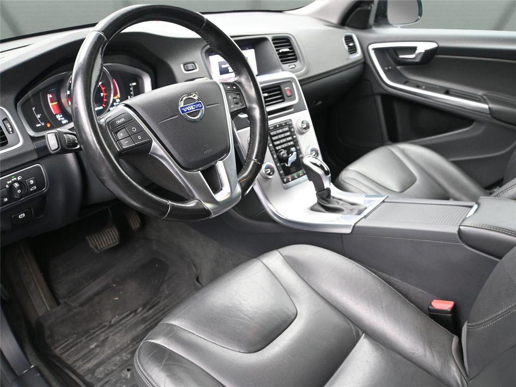 used 2018 Volvo V60 Cross Country car, priced at $9,900