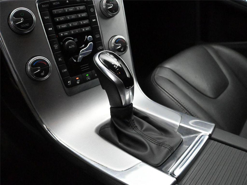 used 2018 Volvo V60 Cross Country car, priced at $9,900