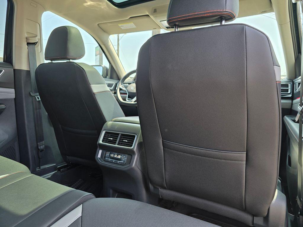 new 2025 Volkswagen Atlas car, priced at $45,559