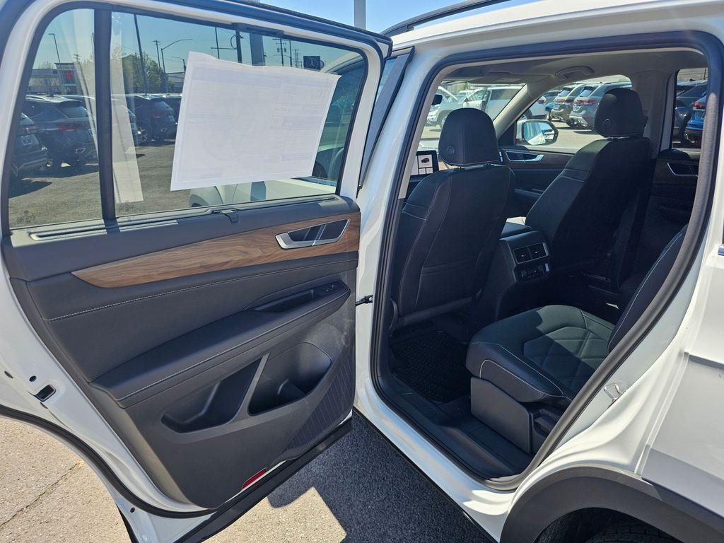 new 2025 Volkswagen Atlas car, priced at $45,482