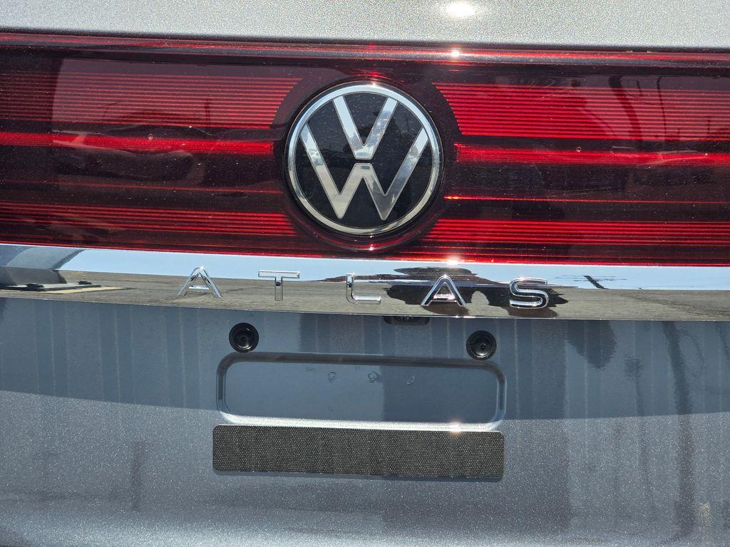 new 2025 Volkswagen Atlas car, priced at $52,744