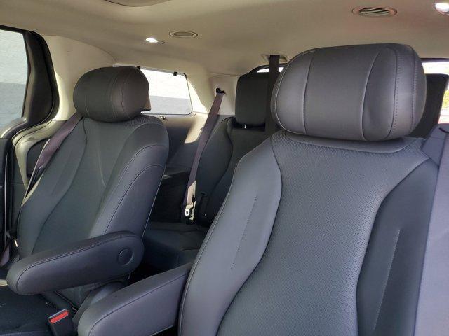 used 2025 Kia Carnival car, priced at $46,071