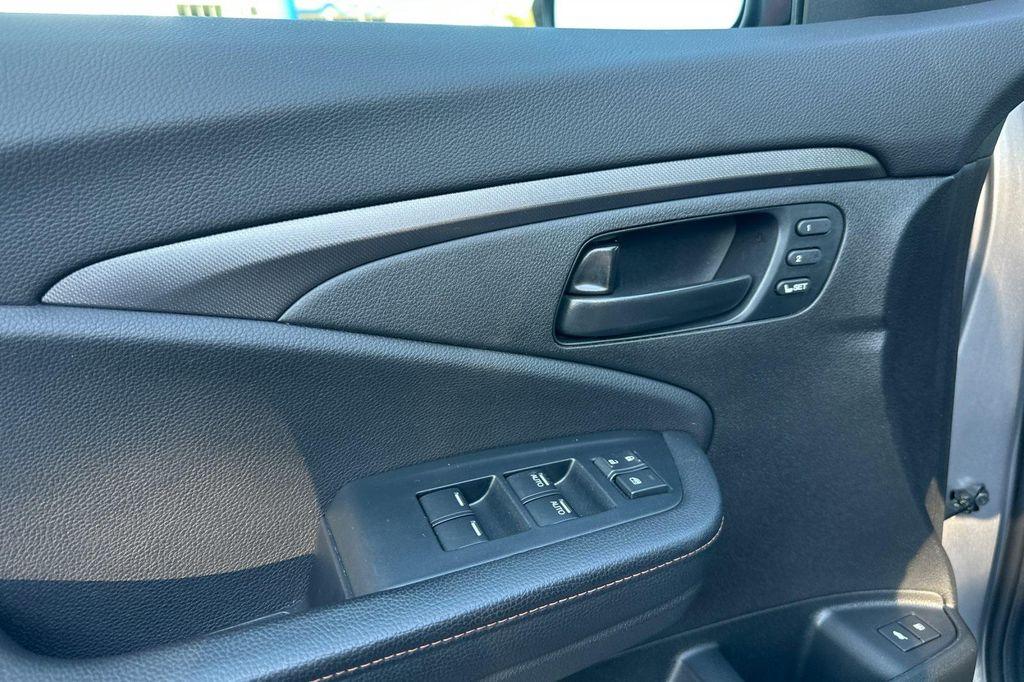 used 2022 Honda Passport car, priced at $32,977