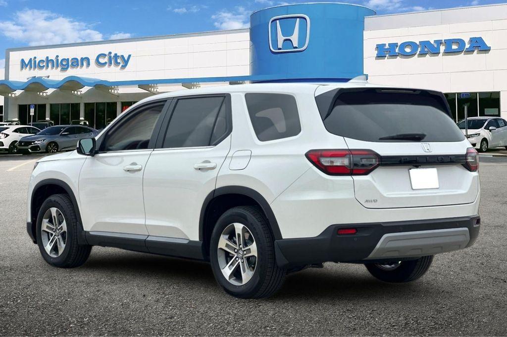new 2025 Honda Pilot car, priced at $48,280