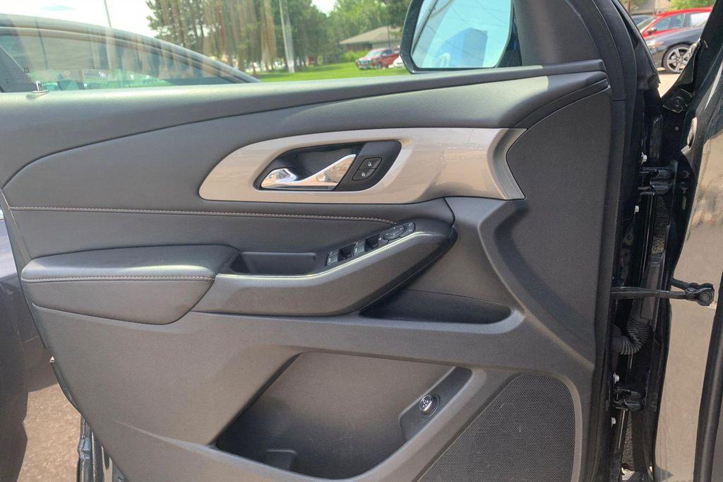 used 2020 Chevrolet Traverse car, priced at $22,777
