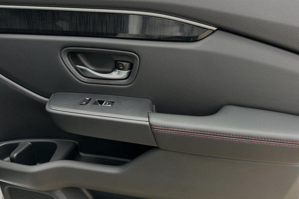 new 2025 Honda Pilot car, priced at $56,075