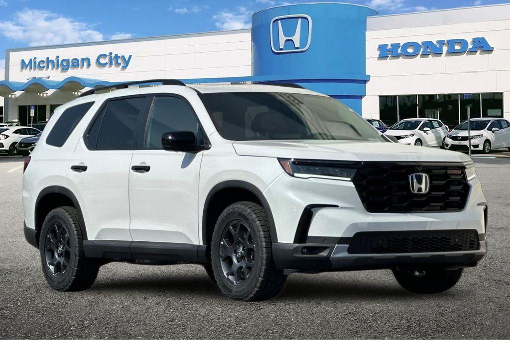 new 2025 Honda Pilot car, priced at $51,350