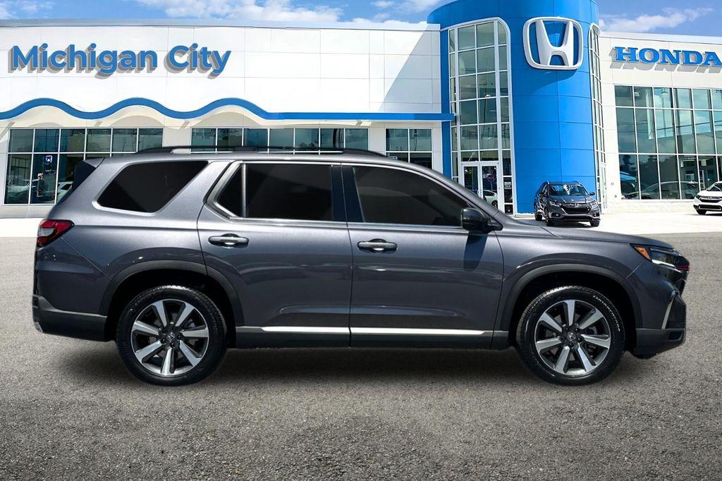 new 2025 Honda Pilot car, priced at $51,095