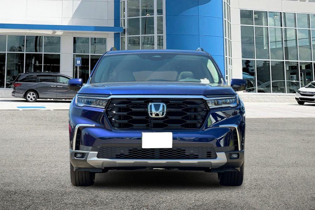 new 2025 Honda Pilot car, priced at $51,095