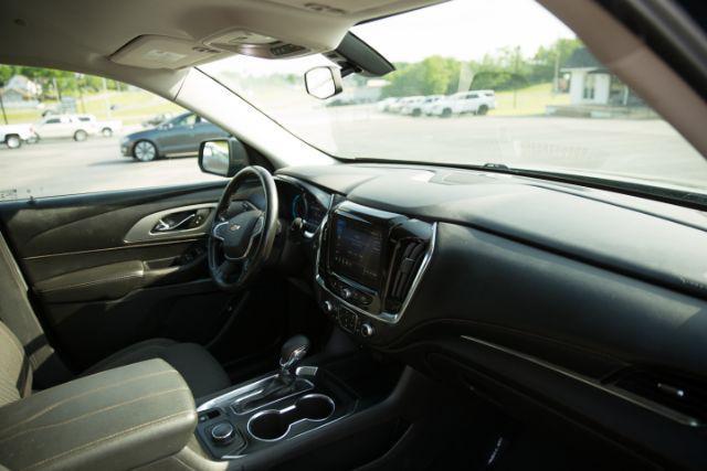used 2021 Chevrolet Traverse car, priced at $23,995