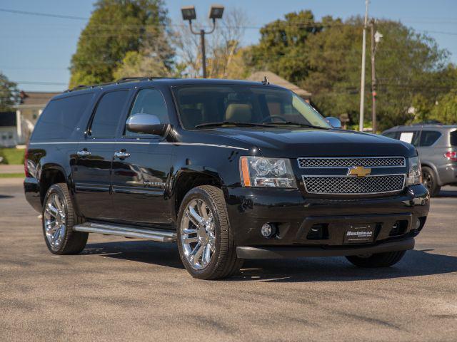 used 2014 Chevrolet Suburban car, priced at $19,290