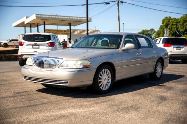 used 2003 Lincoln Town Car car, priced at $9,875