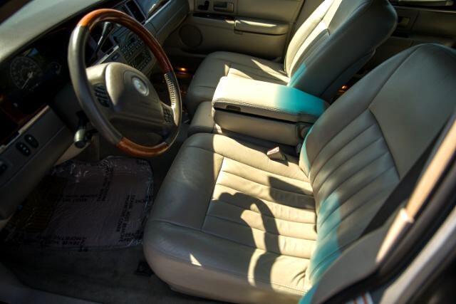 used 2003 Lincoln Town Car car, priced at $9,875