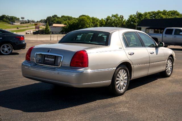 used 2003 Lincoln Town Car car, priced at $9,875