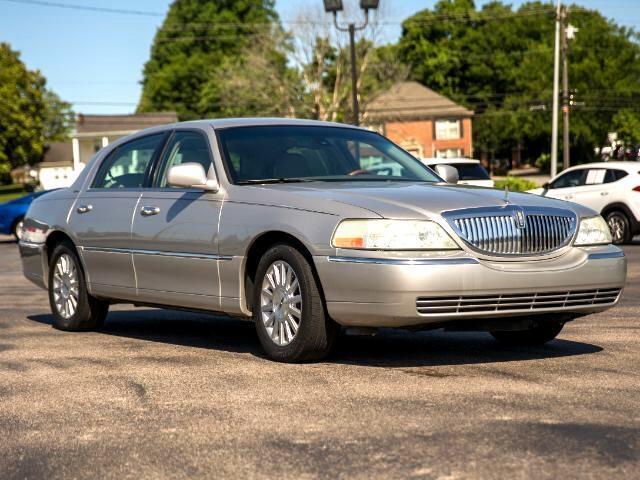 used 2003 Lincoln Town Car car, priced at $9,875