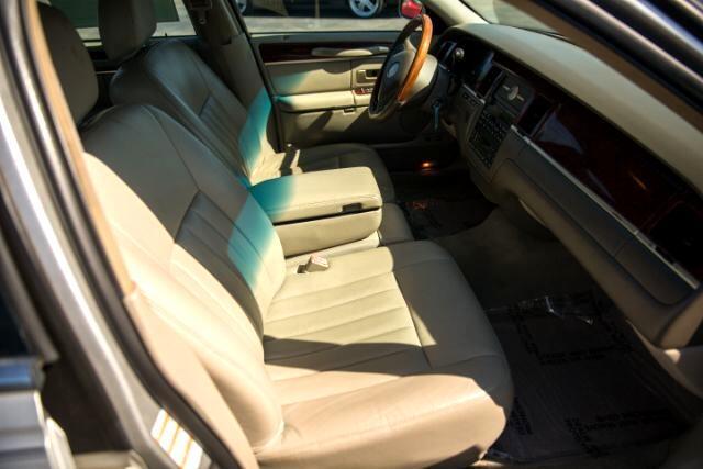 used 2003 Lincoln Town Car car, priced at $9,875