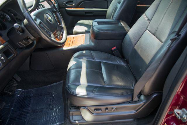 used 2007 Chevrolet Avalanche car, priced at $15,060