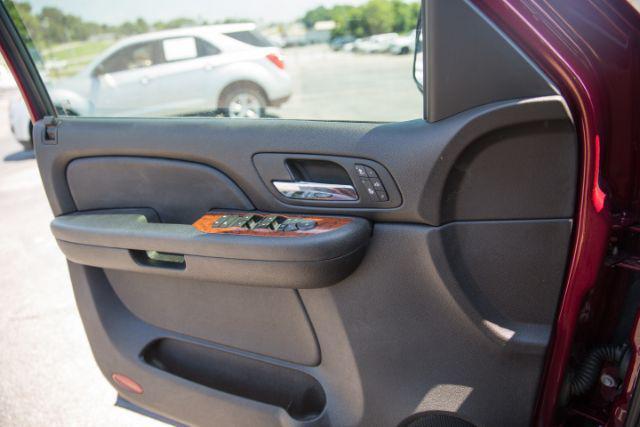 used 2007 Chevrolet Avalanche car, priced at $15,060