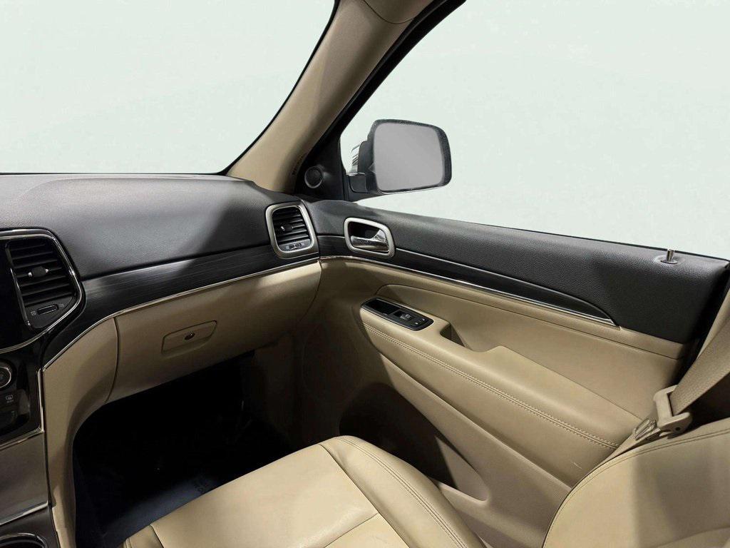 used 2020 Jeep Grand Cherokee car, priced at $27,189