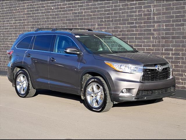 used 2016 Toyota Highlander car, priced at $19,299